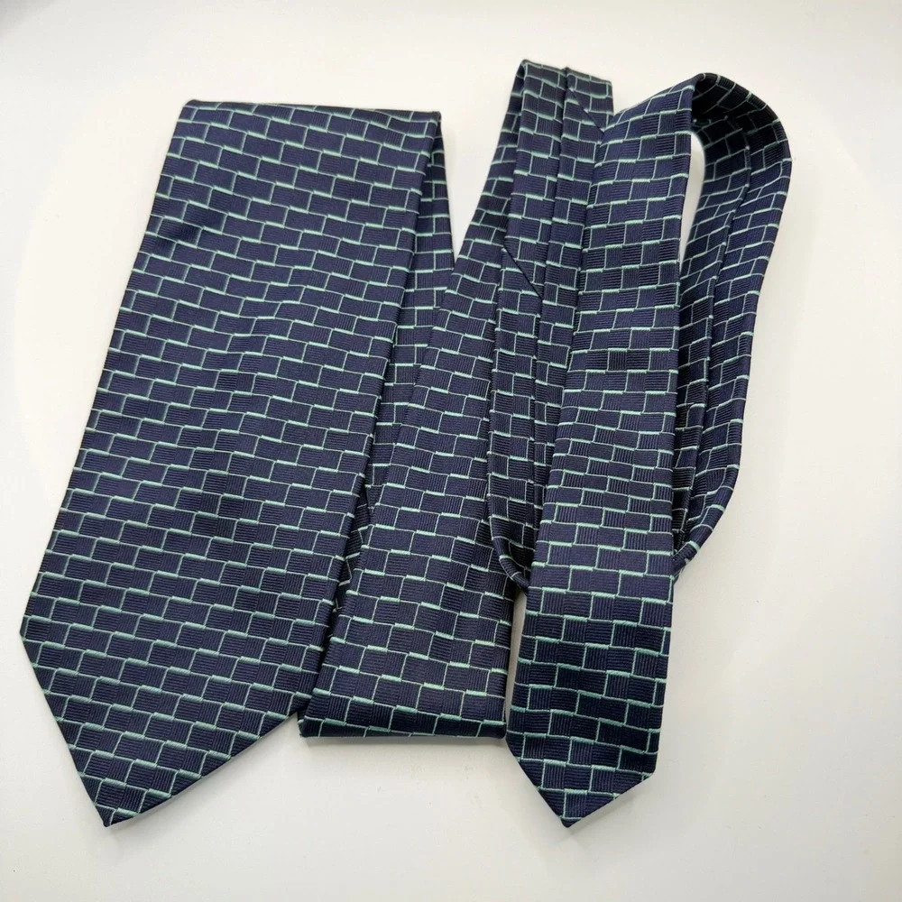 Hunt Club Necktie Mens OS Navy Blue Excellent Silk Geometric Made in Italy Tie